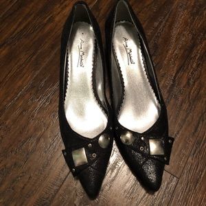 Black heels size 8
